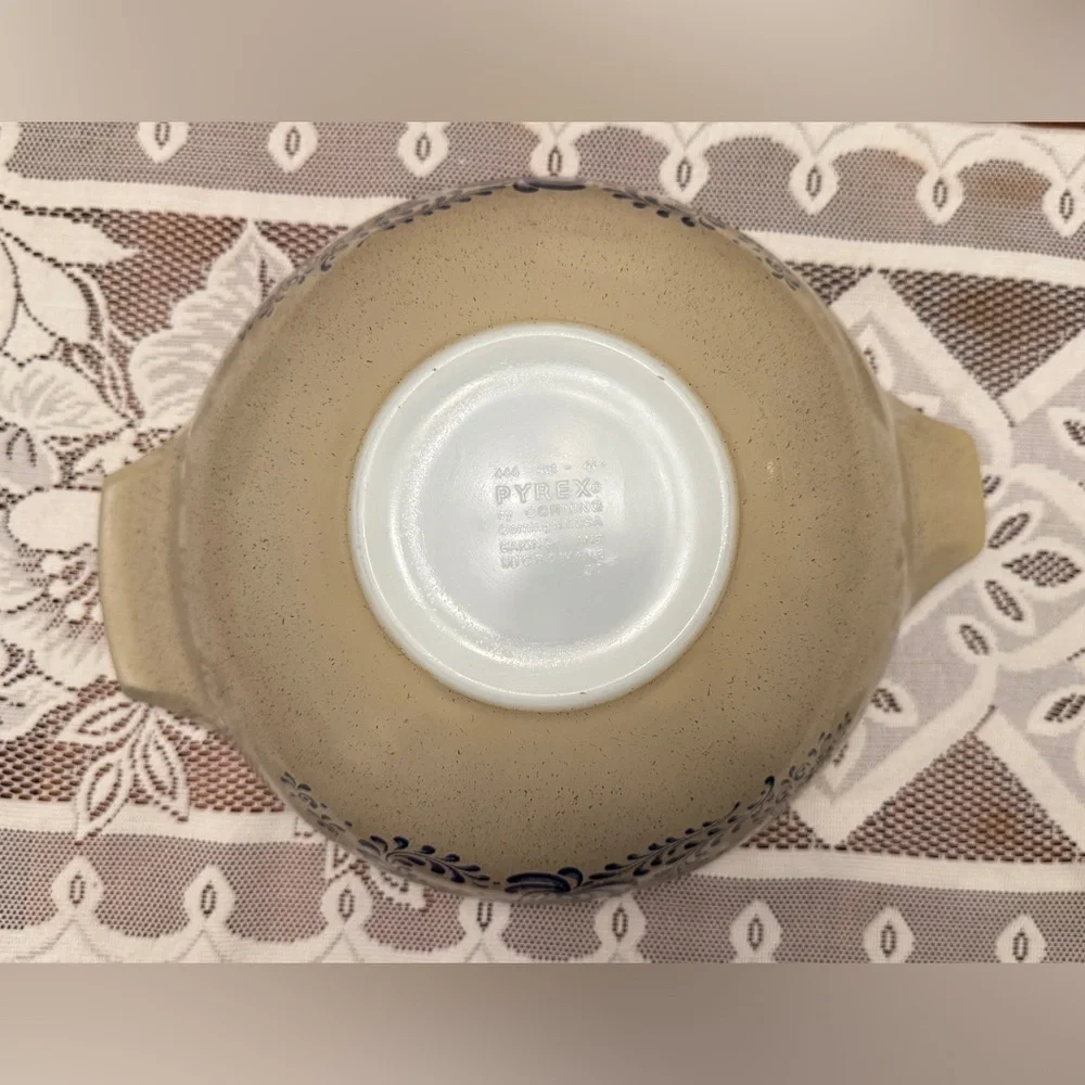 Vintage PYREX 10” Homestead Cinderella Mixing Bowl (#444)
